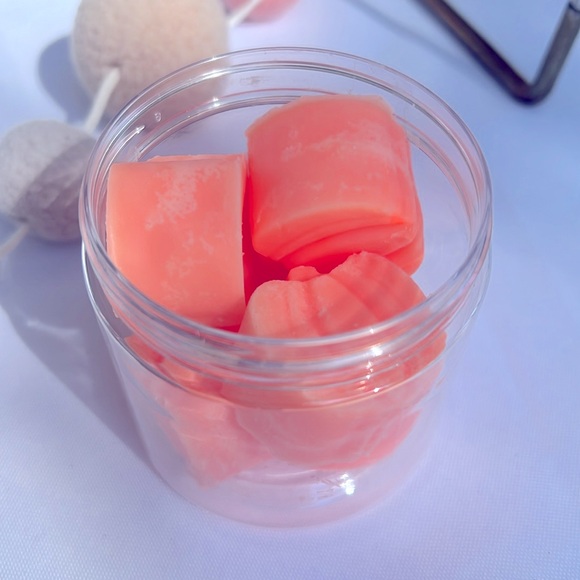 Pumpkin Pie Scented Pumpkin Shaped Wax Melts - Picture 1 of 4